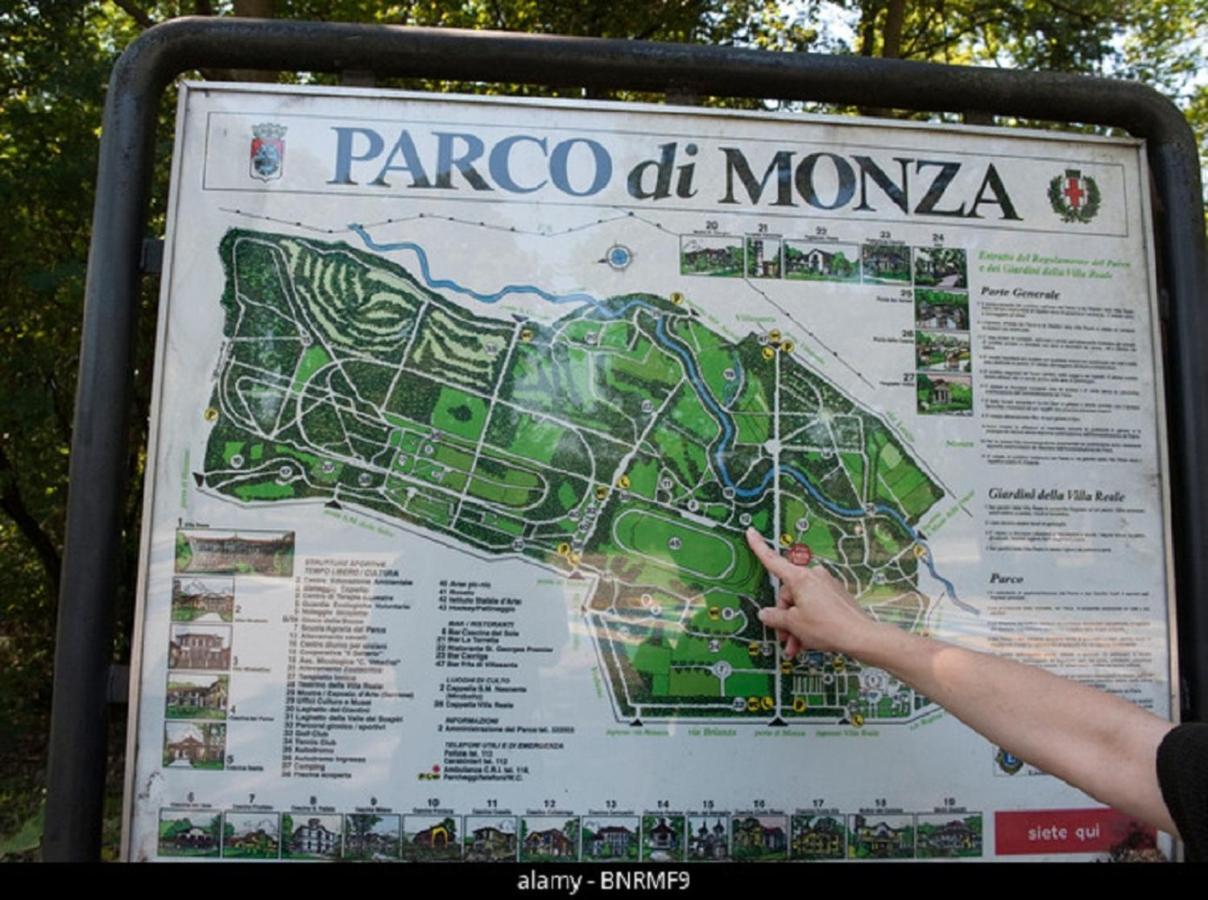 Alice Nel Paese Delle Meraviglie Sulbiate Luaran gambar