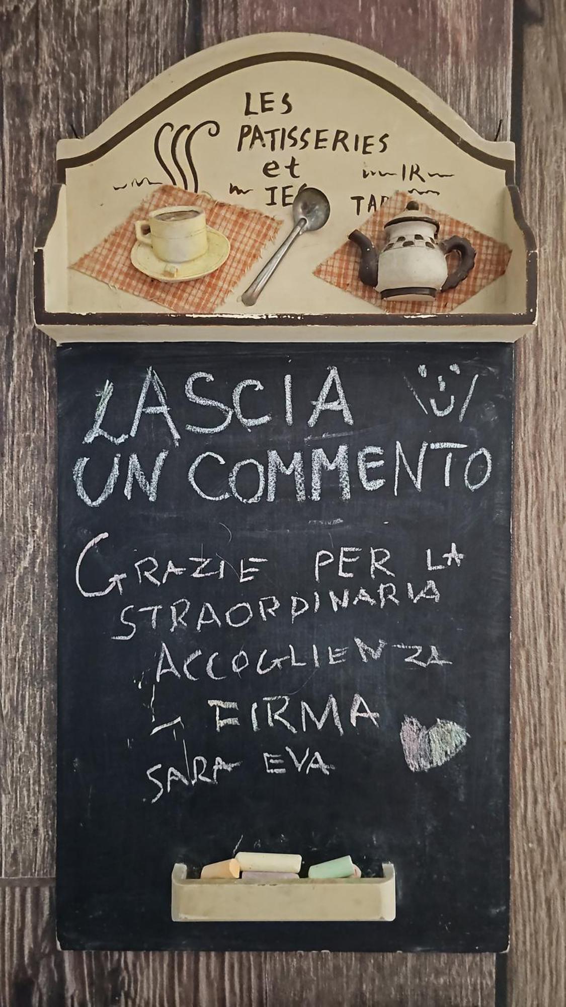 Alice Nel Paese Delle Meraviglie Sulbiate Luaran gambar